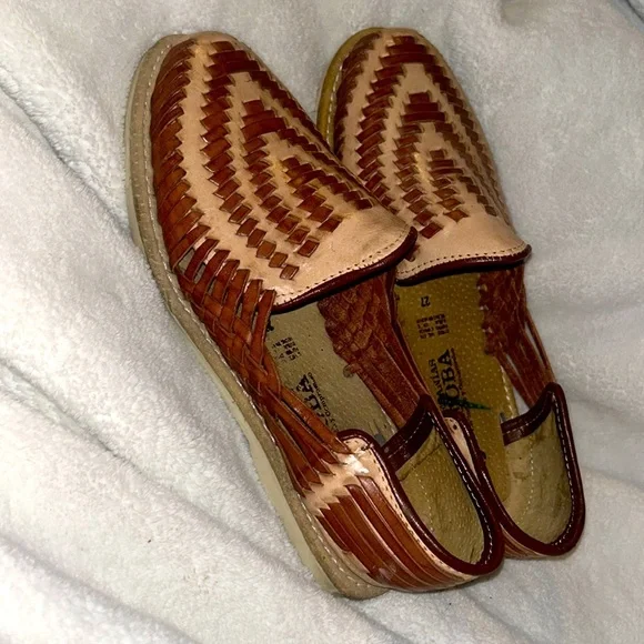 New just tried on Mexican sandles  watch size 10woman - Picture 2 of 6